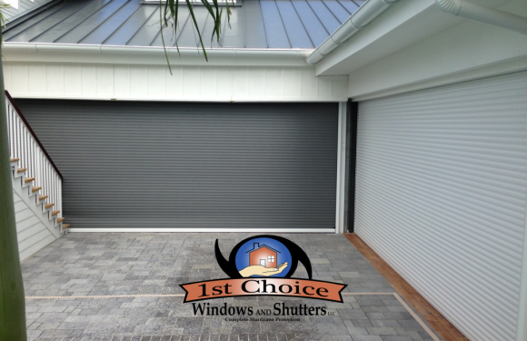 Roll-Screen-Installation-with-integrated-Roll-Shutter-down-position-in-Naples-Florida-1024x768
